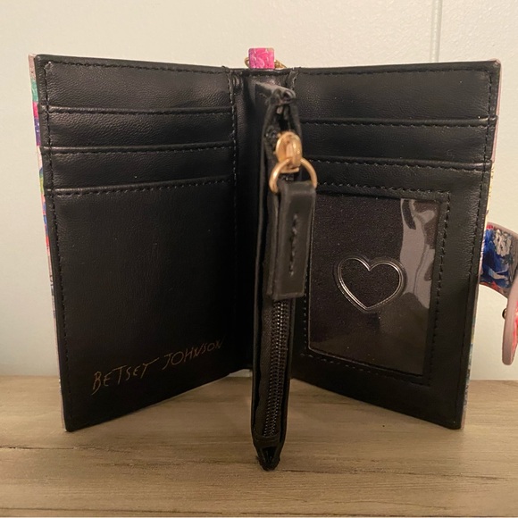 2/$25 NWOT Betsy Johnson Wallet - Picture 4 of 6